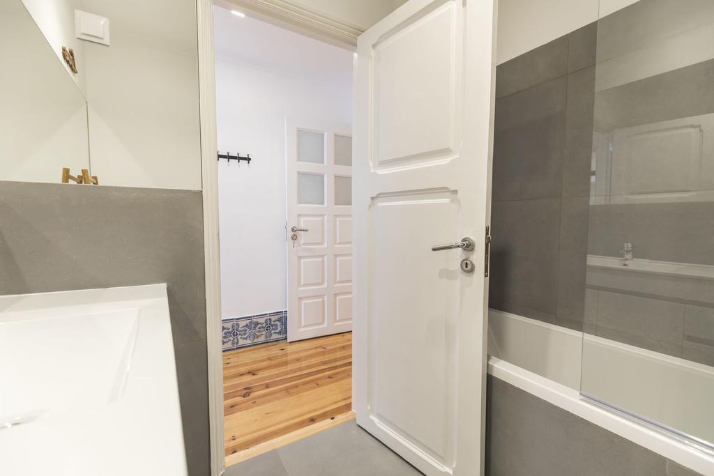 Lovelystay - Downtown Magnificent Flat Lisboa Exteriör bild