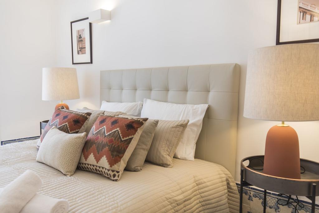 Lovelystay - Downtown Magnificent Flat Lisboa Exteriör bild